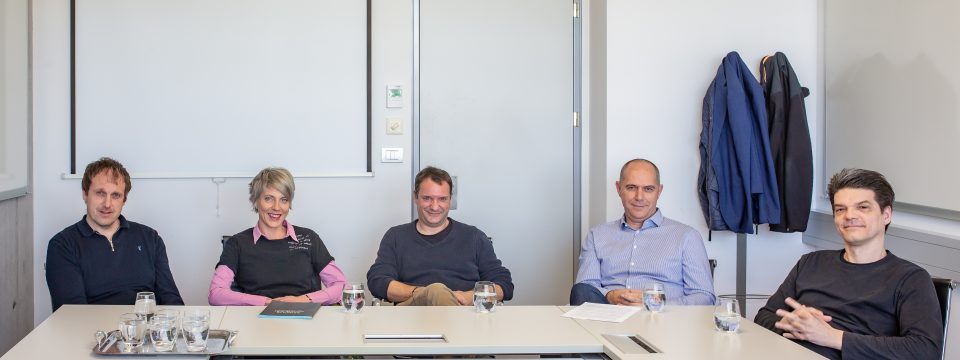Umetna inteligenca med nami