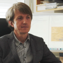 Prof. dr. Tomaž Prosen, FMF: Od kvantne fizike do pametnega telefona