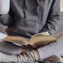 Znanost med knjigami: Pomen branja in pisanja