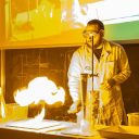 Stand-up šov eksperimentov s poskusi iz kemije ustvaril kemijo med znanostjo in obiskovalci vseh starosti